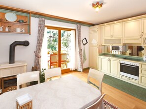 Fridge, microwave, oven, dishwasher - NOCKFLAIR Apartmen by Interhome (Bad Kleinkirchheim)