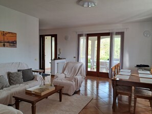 TV - maison de vacances "Arba via manzoni". by Interhome (Arba)