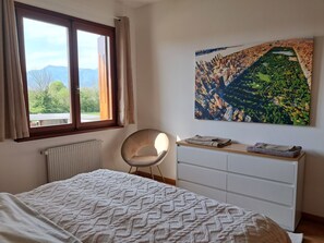 3 bedrooms, Internet