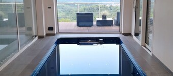 Wunderschönes Ferienhaus mit Pool und 360° Blick by Interhome