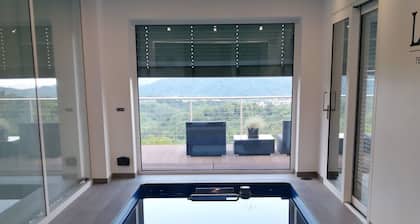 Wunderschönes Ferienhaus mit Pool und 360° Blick by Interhome