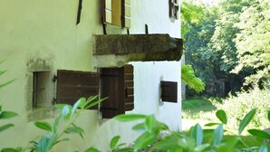 Exterior detail - Istrien Traditionelles Steinhaus 7 by Interhome (Buzet)