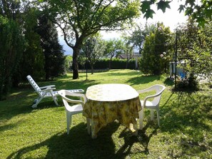 Outdoor dining - mit Wasserblick by Interhome (Granaglione)