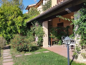 Terrace/patio - Pieve pomaia' Studio mit Gemeinschaftspool by Interhome (Castellina Marittima)