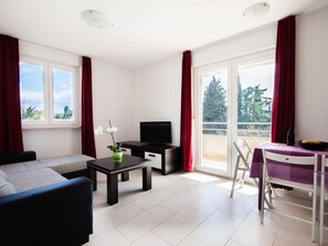 Living area - Wohnung mit Terrasse by Interhome (Umag/Juricani)