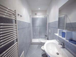 Towels - 'Dispensa3' mit Schwimmbad by Interhome (Castellina Marittima)