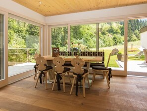 Dining - Chalet mit Sauna by Interhome (Gargazon (Gargazzone))
