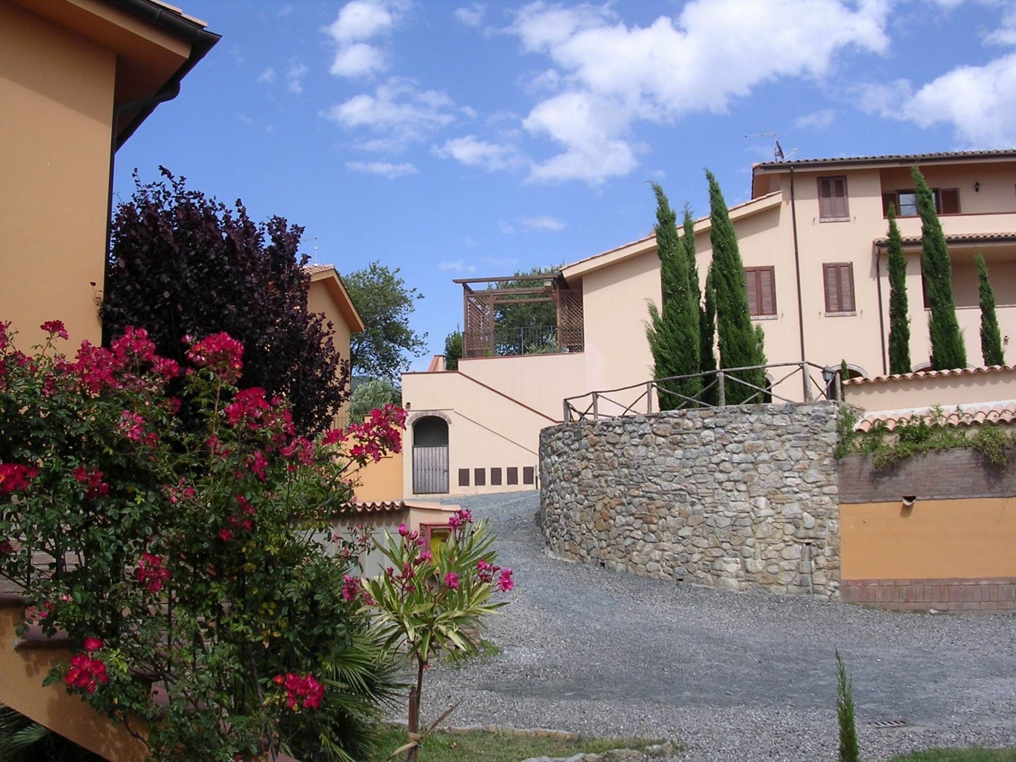 المنشأة من الخارج