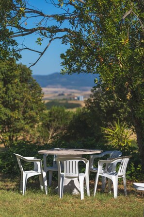 Outdoor dining - Ferienvilla 'Irene' mit privatem Pool by Interhome (Castellina Marittima)