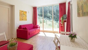 TV - Lampone in San Bernardino Verbano by Interhome (San Bernardino)