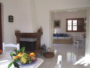 Interior - Wohnung 'Pink Holly' mit Terrasse by Interhome (Bibbona)