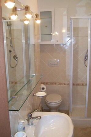 Towels - Wohnung 'Eichhörnchen' mit Schwimmbad by Interhome (Castellina Marittima)