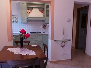 Dining - Wohnung 'Eichhörnchen' mit Schwimmbad by Interhome (Castellina Marittima)