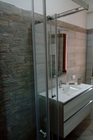 Bathroom - Urlaub am Meer in Ligurien by Interhome (Andora)