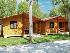 Exterior - Bungalow aus Holz mit Veranda und nah am Strand. by Interhome (Viareggio)