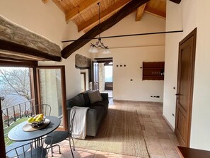 TV - Cascina Bricco - Perletto Ferienwohnung by Interhome (Olmo Gentile)