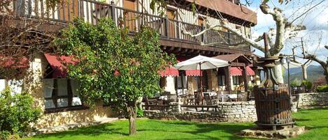 المنشأة من الخارج