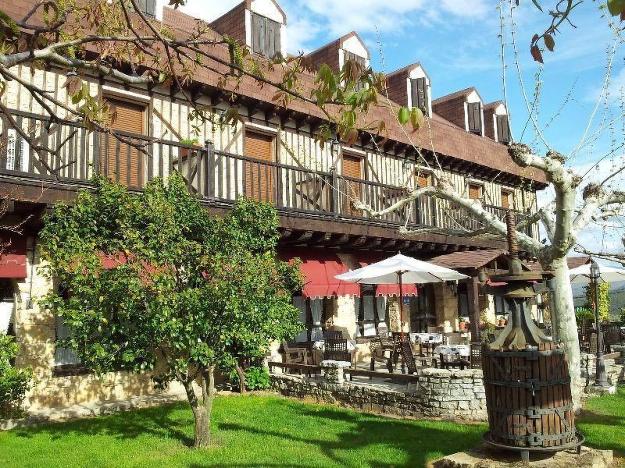 المنشأة من الخارج