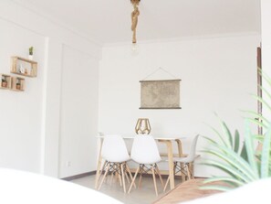 Dining - Sonnenstation im Zentrum by Interhome (Aveiro)