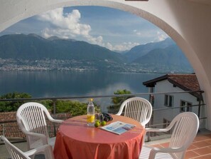 Outdoor dining - Residenza Viramonte - Casa Bianca, Wohnung 13 by Interhome (Vira)