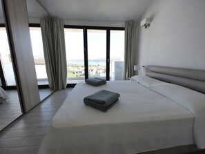Internet - Atemberaubendes Familien-Penthouse mit Meerblick by Interhome (Cannigione)