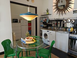 Réfrigérateur, four, lave-vaisselle