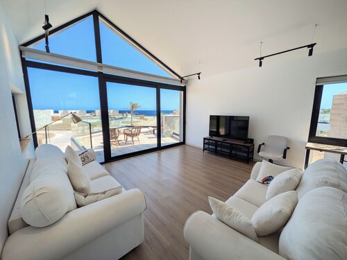 2BR Somabay Villa w Seaviews w Free Beach & Pool & Terrace - Seascape Stays
