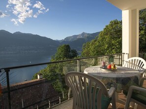 Outdoor dining - Residenza Viramonte - Casa Fiona, Wohnung 52 by Interhome (Vira)
