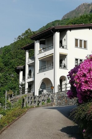 Residenza Viramonte - Casa Fiona, Wohnung 52 by Interhome Reviews ...