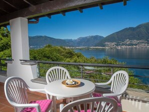 Outdoor dining - Residenza Viramonte - Casa Daniela, Wohnung 34 by Interhome (Vira)