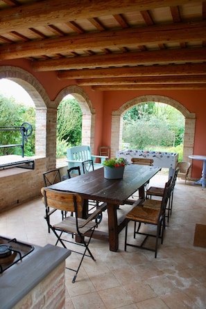 Outdoor dining - Landgut "Casale Iris" by Interhome (Belmonte Piceno)
