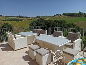 Outdoor dining - Landgut "Casale Iris" by Interhome (Belmonte Piceno)