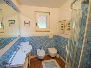 Bathroom - Villetta il Maestrale by Interhome (Bassacutena)