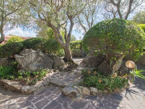 Property grounds - "Casa vacanze Rugiada" by Interhome (Bassacutena)