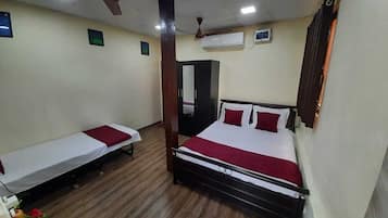 Deluxe Room, Patio, Garden View