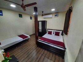 Deluxe Room, Patio, Garden View