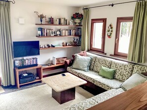 TV, DVD player - Sassella 2a by Interhome (La Punt-Chamues-ch)