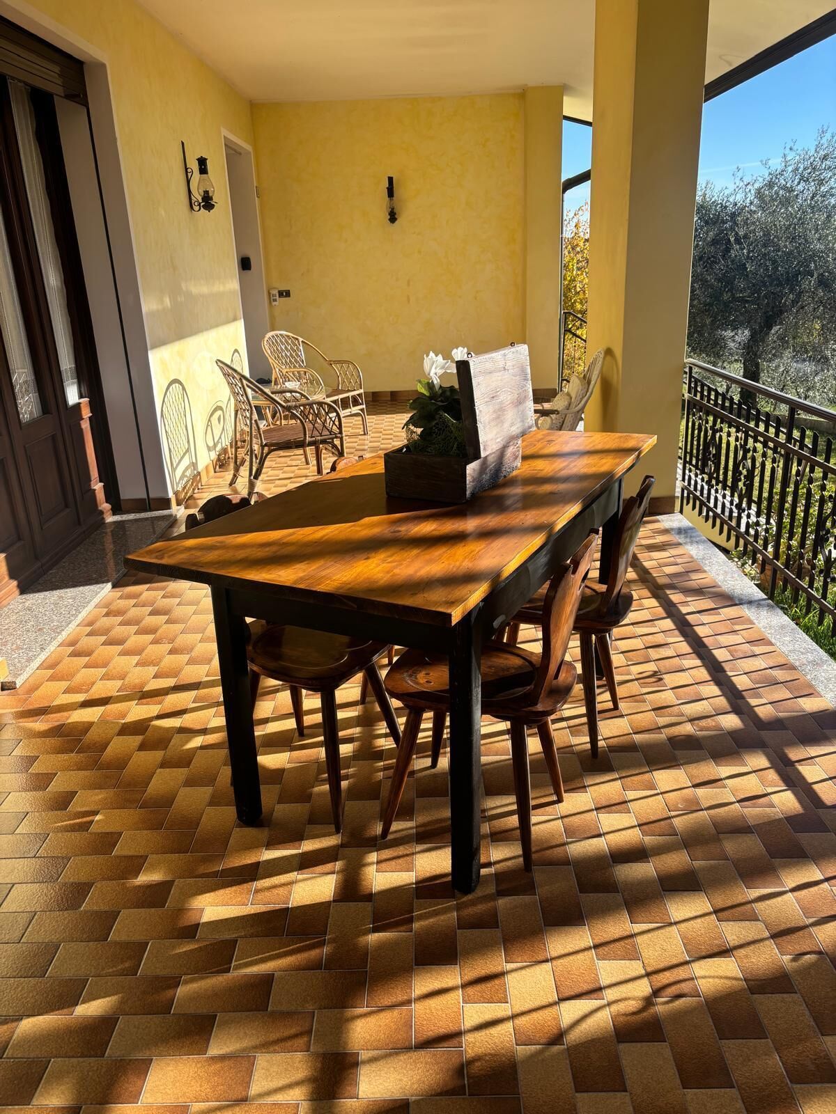 屋外ダイニングエリア