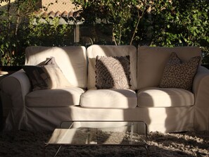Property grounds - "Daphne Experience". by Interhome (Loreto Aprutino)