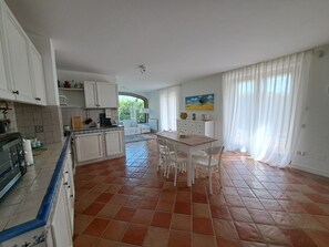 Fridge, oven, cookware/dishes/utensils - "Daphne Experience". by Interhome (Loreto Aprutino)