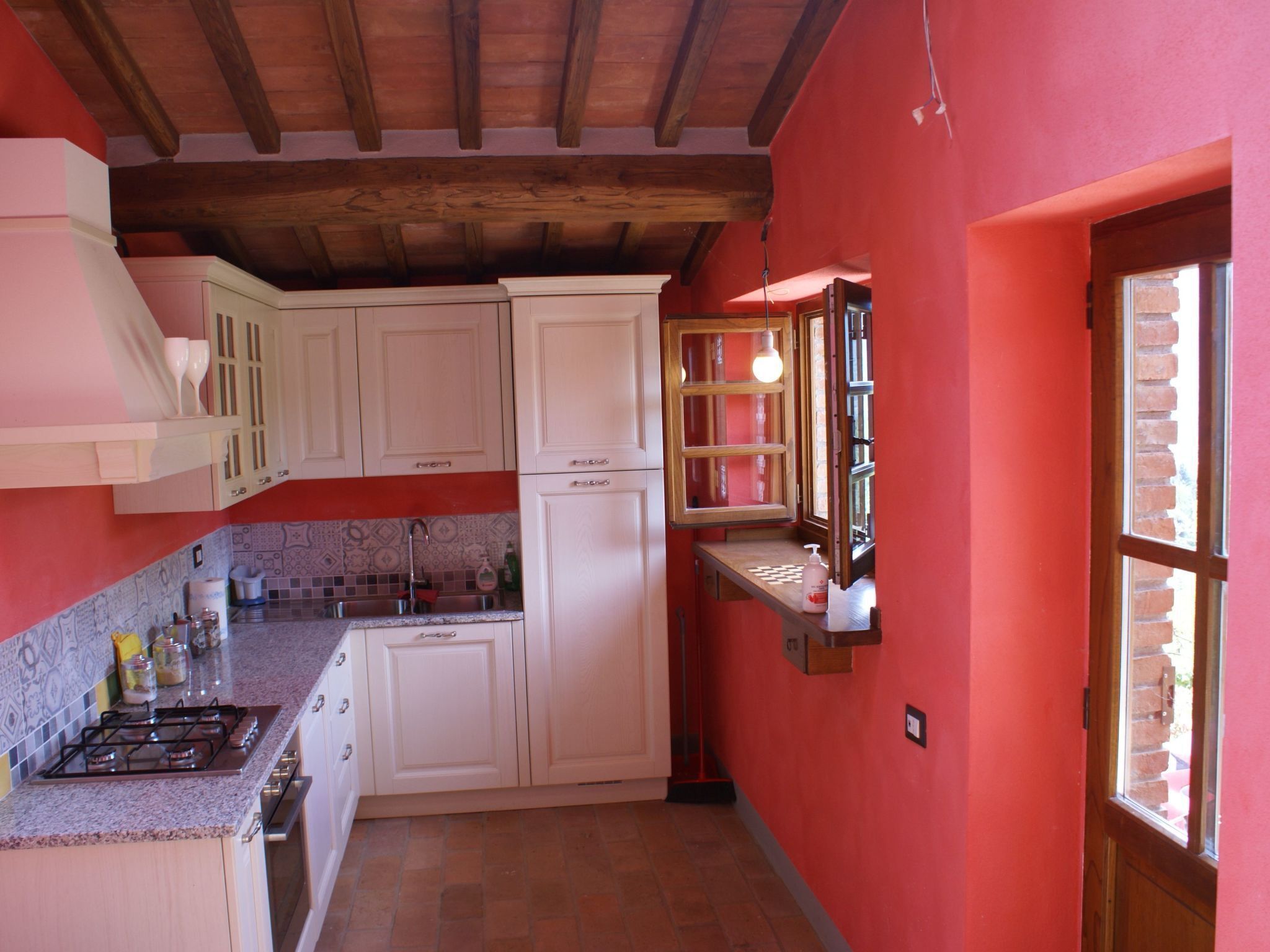 Frigorifero, forno, lavastoviglie, pentole/stoviglie/utensili