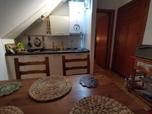 Private kitchen - La Perla dell'ALta Via Wohnung mit Park by Interhome (Borzonasca)