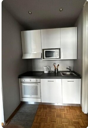 Refrigerador, microondas, horno y lavavajillas 