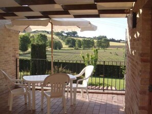 Outdoor dining - La Cascina del Poeta by Interhome (Recanati)