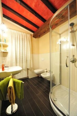 Towels - 'Villa Poesia by Interhome (Gallicano)