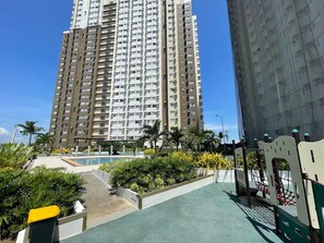 Outdoor pool - Cozy studio, Avida Towers Aspira/14th floor (Cagayan De Oro City)