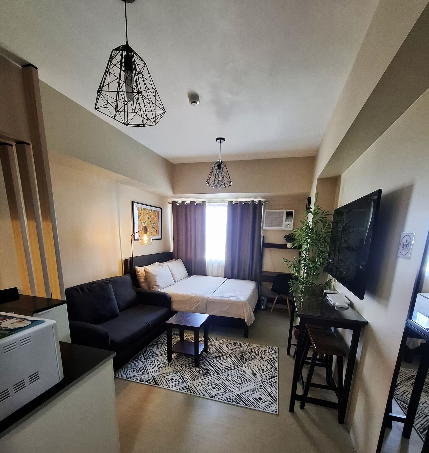 Iron/ironing board, WiFi, bed sheets, wheelchair access