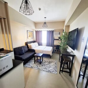 Iron/ironing board, WiFi, bed sheets, wheelchair access - Cozy studio, Avida Towers Aspira/14th floor (Cagayan De Oro City)