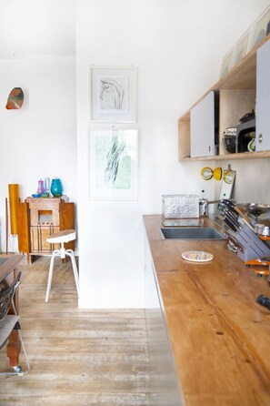 Frigorifero, forno, pentole/stoviglie/utensili