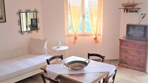 Dining - Apartment Agnese by Interhome (Badesi)